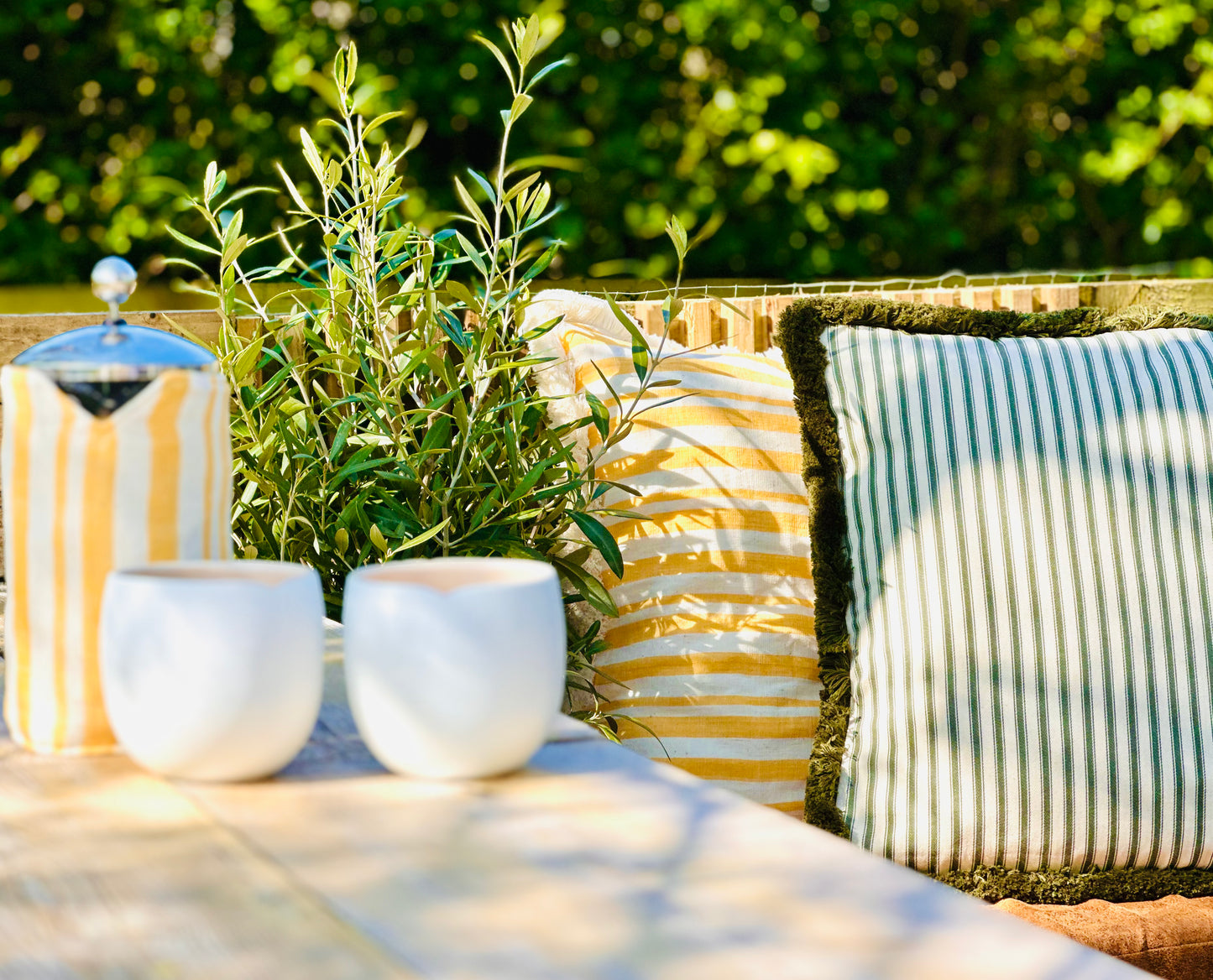 Reversible cafetiere cosy - lemon & olive