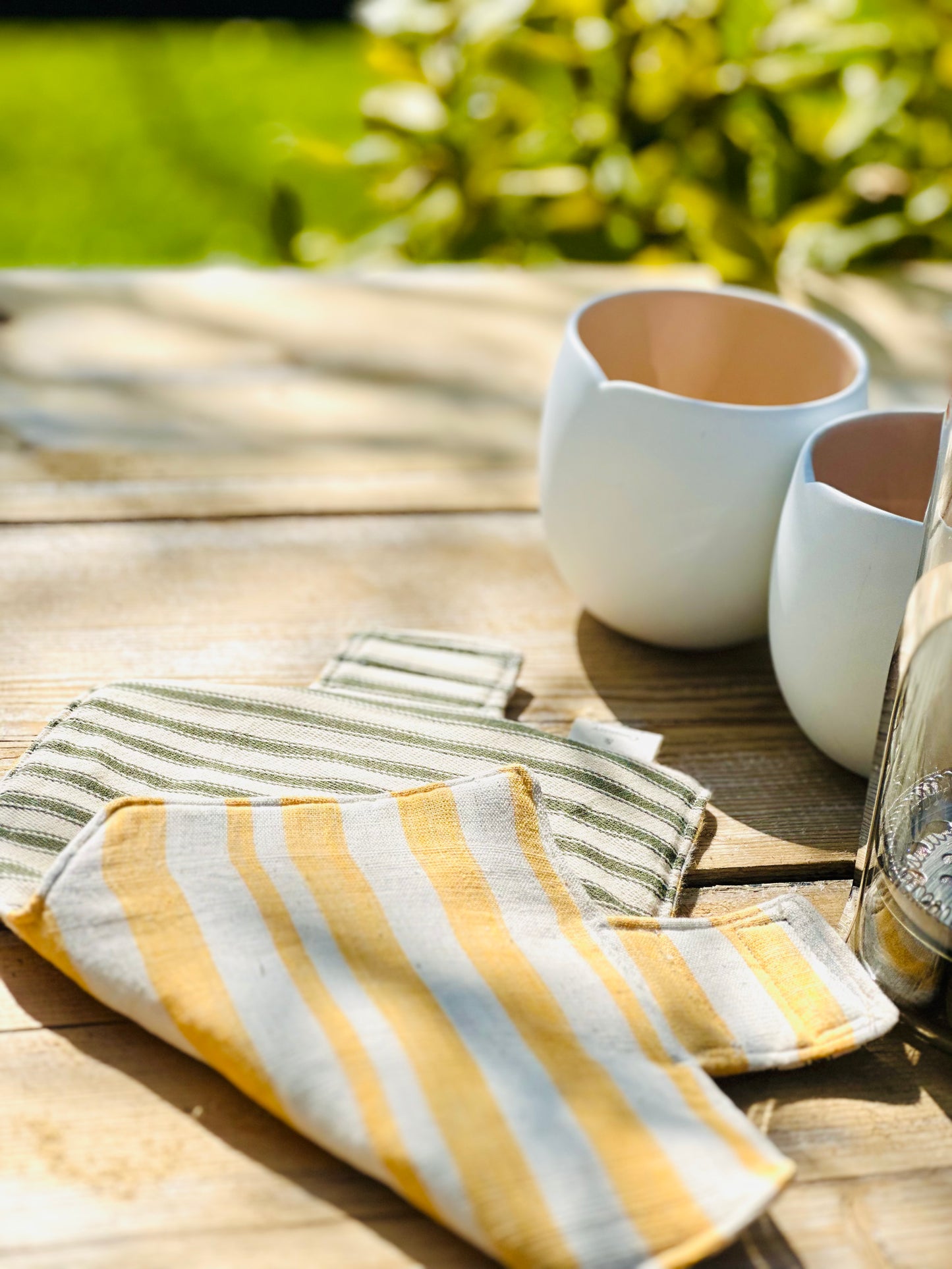 Reversible cafetiere cosy - lemon & olive