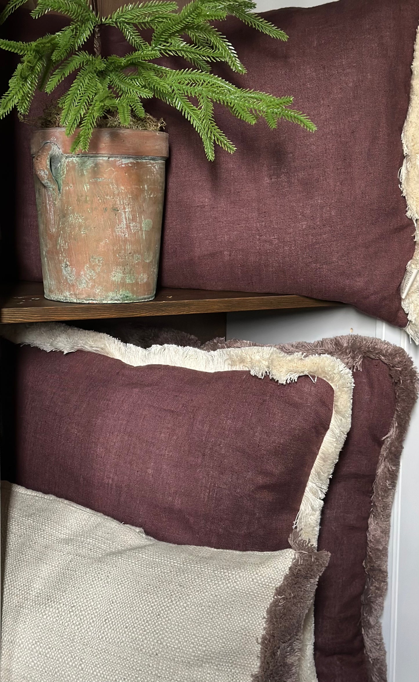 Roseland cushion